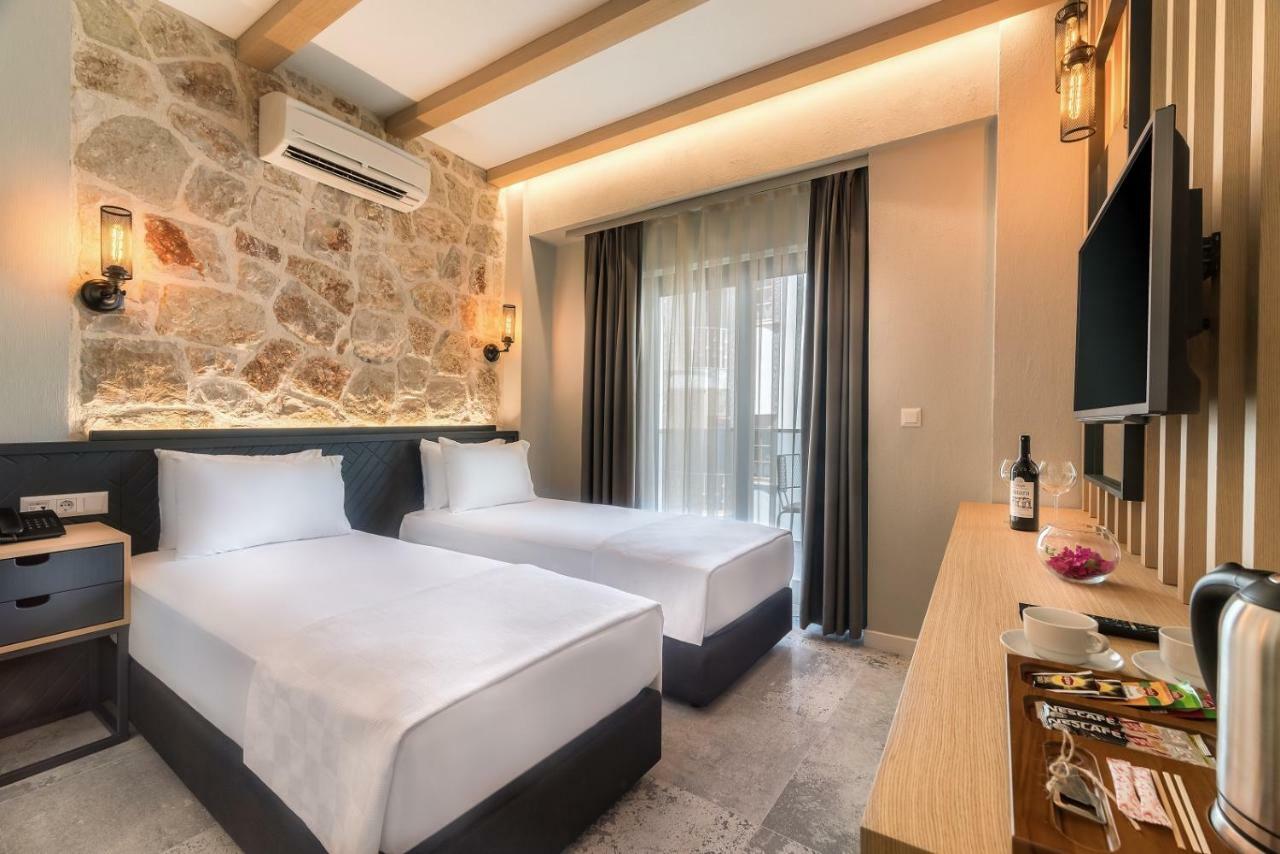 Isola 12 Hotel كاس المظهر الخارجي الصورة