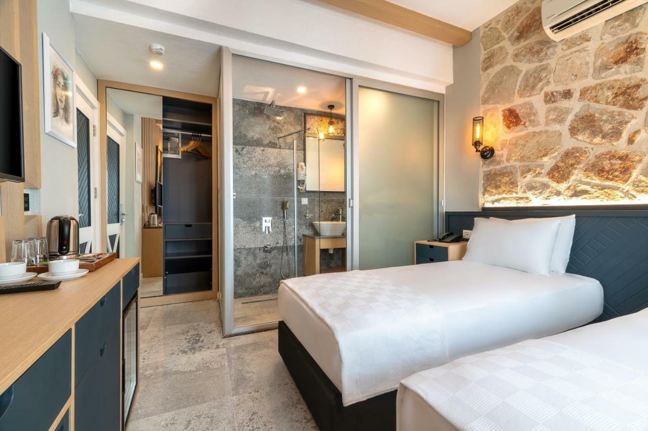 Isola 12 Hotel كاس المظهر الخارجي الصورة